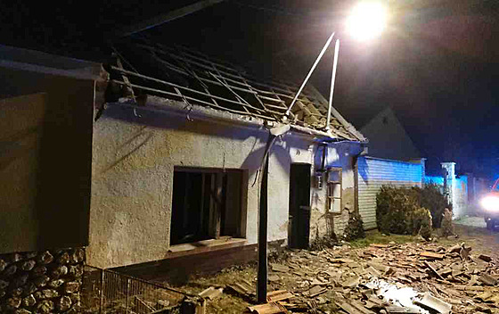 Výbuch zranil obyvatele domu. (26. ledna 2021)