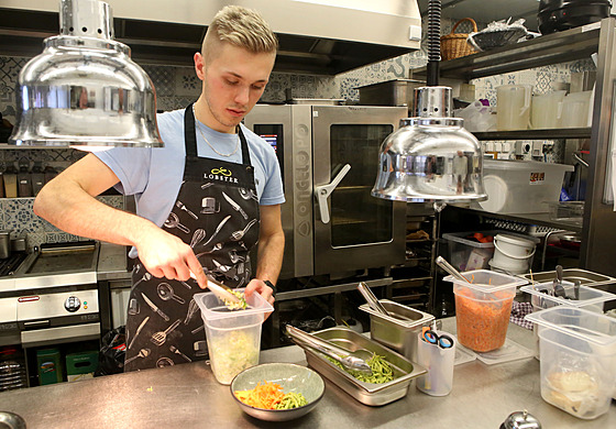 Mezi nedostatkové profese patří v hotelích kraje hlavně kuchaři.