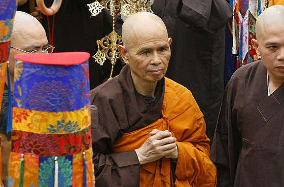 Vietnamský mnich a mírový aktivista Thich Nhat Hanh (16. března 2007)