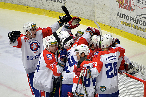 Tebítí hokejisté slaví vítzství v krajském derby proti HC Dukla Jihlava