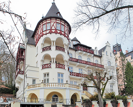 Karlovy Vary nabídnou k prodeji bývalé sanatorium Trocnov v ulici Krále Jiího....