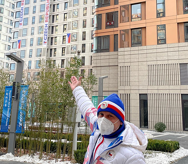 Směr Peking. Češi odletí na hry tisíců testů, nejistoty i bílých skafandrů