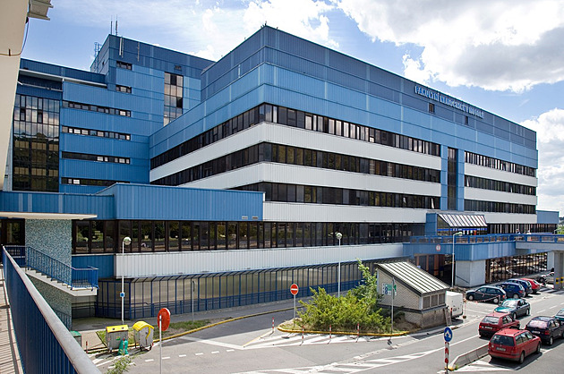 Pražské nemocnice analyzují situaci, výraznější omezení péče ale neplánují