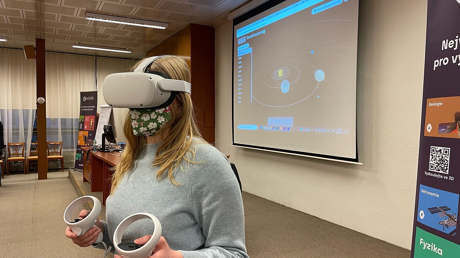 Virtuální realita zpestří výuku, 3D brýle zavedou žáky třeba do jádra buňky  - iDNES.cz