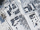 Ruská vojenská technika u základn Pogonovo nedaleko  Vorone (16. ledna 2022)
