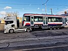 Nov� tramvaj EVO1/o v Olomouci za�ne vozit cestuj�c� v �noru. K jej�m...