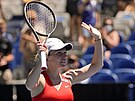 Rumunka Simona Halepová slaví postup do osmifinále Australian Open.