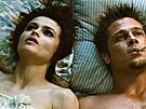Helena Bonham Carterová a Brad Pitt ve filmu Klub rvá�� (1999)