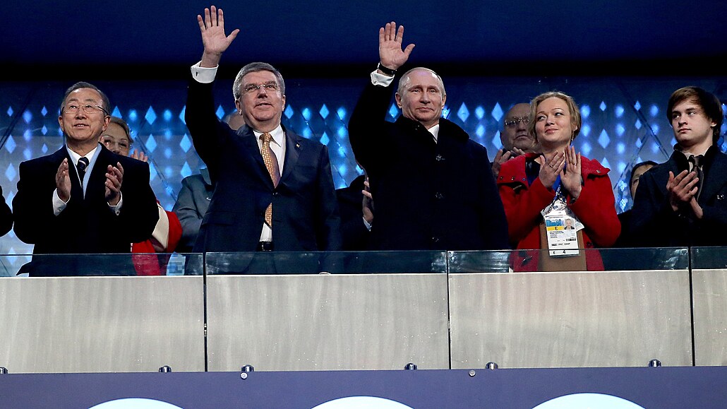 Ruský prezident Vladimir Putin a pedseda Mezinárodního olympijského výboru...