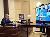 Ruský premiér Vladimir Putin předsedá bezpečnostní konferenci. (28. ledna 2022)