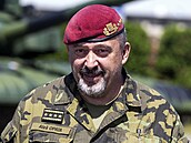 Naši zemi by neubránila ani desetkrát větší armáda, říká armádní generál Opata