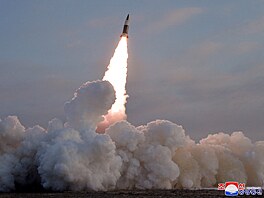 Severní Korea vypustila dal�í dv� balistické rakety. (27. ledna 2022)