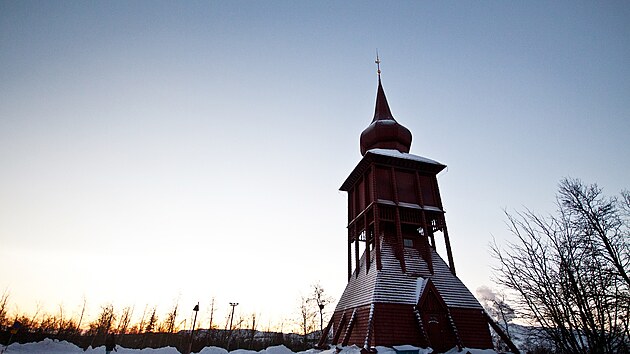 Kiruna je velk dln msto na severu vdska s okolm plnm jezer, vesniek koovnch Sm a std okatch sob zasazen do divok krajiny. 