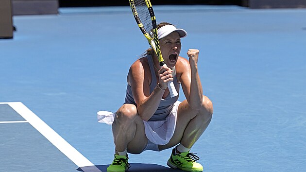 Danielle Collinsov se raduje ve tvrtfinle Australian Open.
