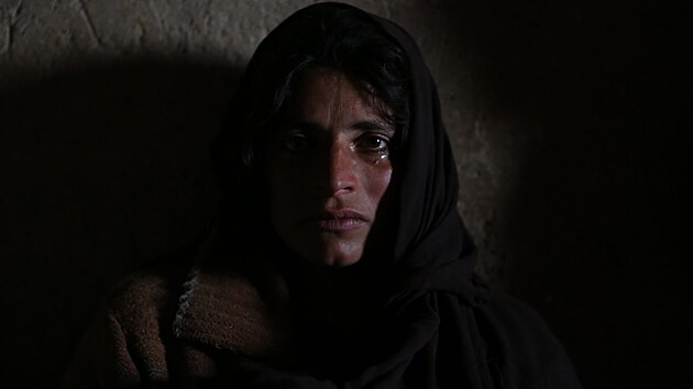 Ticetilet Afghnka Bibizana prodala vlastn ledvinu i jednu ze svch dcer, aby uivila rodinu. (24. ledna 2022)