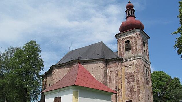 Kostel Vech svatch v Hemnkovicch na Broumovsku