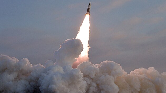 Severní Korea vypustila další dvě balistické rakety. (27. ledna 2022)