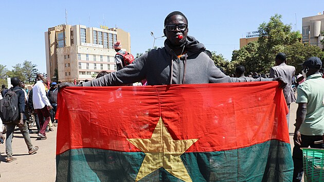 Vojáci v Burkině Faso ve státní televizi oznámili, že sesadili prezidenta země Rocha Marka Christiana Kaborého. (24. ledna 2021)