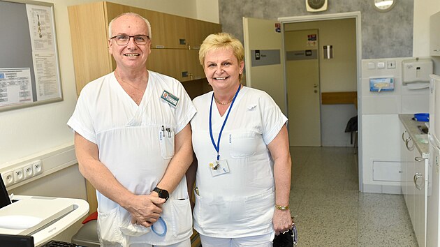 Porod mal�ho Franti�ka vedli porodn�ci spole�n� s kardiochirurgy. Na sn�mku je prim��ka Gynekologicko-porodnick�ho odd�len� Marcela Hen�lov� a vedouc� l�ka� Kardiovaskul�rn�ho centra a prim�� kardiologick�ho odd�len� Zden�k Coufal (leden 2021).