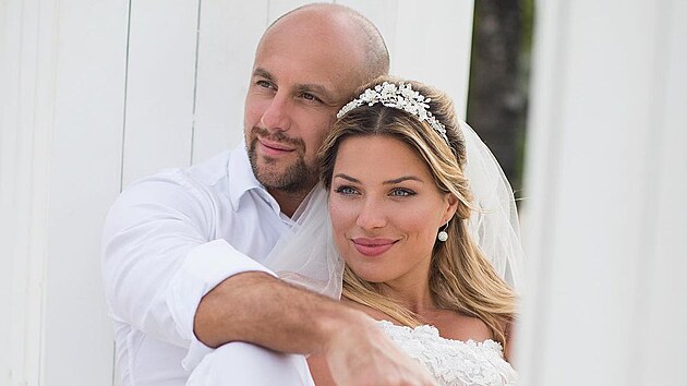 Ivan Hecko s manželkou Evou Hecko Perkausovou se na Instagramu pochlubili svatební fotkou (2022)