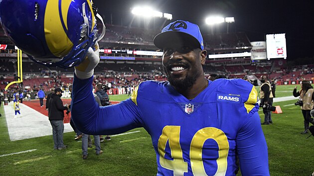 Von Miller z Los Angeles Rams slav vhru nad Tampa Bay Buccaneers.