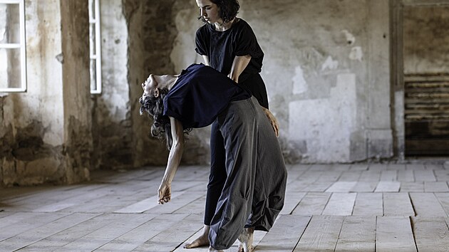 Antonie Formanová a Cécile Da Costa během příprav představení Nothing else, Mothers
