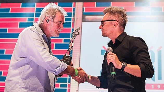 �editel �eb��ku Jarda Hudec s hudebn�kem Michalem Prokopem.