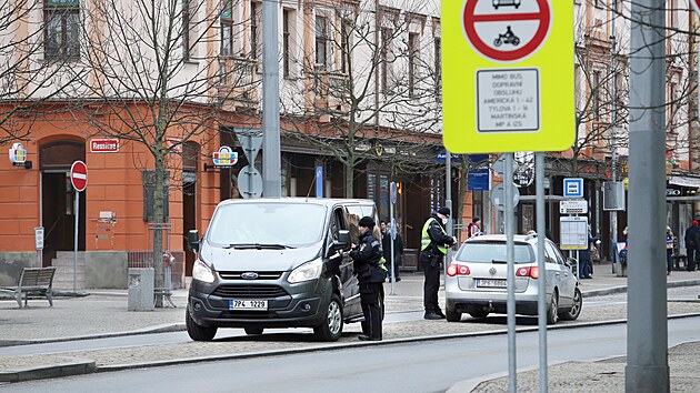 Americk tda v Plzni je pl roku sten uzavena. O kontroly strnk tu nen nouze. (25. 1. 2022)