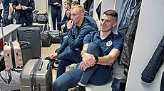 Fotbalisté Hradce Králové Michal Leibl (vlevo) a Filip Novotný v kabině krátce...