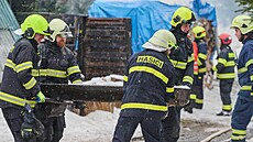 Chata Tesák v Hostýnských vr�ích sho�ela do základ�. (29. ledna 2022)