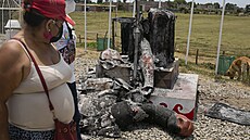 V Peru zniili sochu s obím penisem, u které si lidé dlali selfie. (24. ledna...