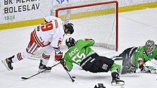 Utkání 46. kola hokejové extraligy: BK Mladá Boleslav - HC Olomouc. Zleva Luká�...