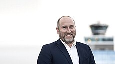 Mana�er krizového �ízení leti�t� Luká� Stehlík.