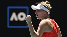Markéta Vondrouová se hecuje ve tetím kole Australian Open.
