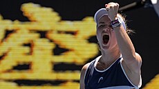 Barbora Krejčíková slaví postup do čtvrtfinále Australian Open.