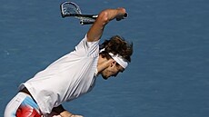 Němec Alexander Zverev běsní v osmifinále Australian Open.