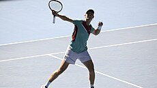 Kanaan Denis Shapovalov se hecuje ve tvrtfinále Australian Open.