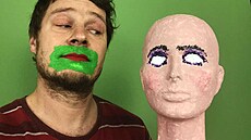 Záb�r z klipu �lov�k kapely Wohnout