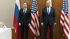 Ruský ministr zahraničí Sergej Lavrov a americký ministr zahraničí Antony...