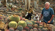 Rudolf Slaba má své kaktusy ve sklenících v Tálín.