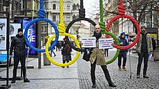 Aktivisté protestovali v Praze proti vyuívání bavlny esané Ujgury. (24. ledna...