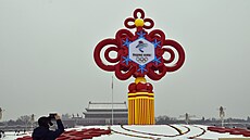 Olympijská výzdoba na proslulém náměsti Nebeského klidu v Pekingu.