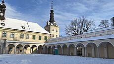 Rekonstrukce severního k�ídla zámku v Uher�icích vy�la na 130 milion� korun....
