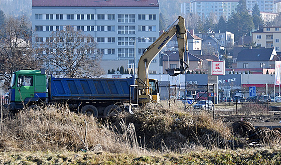 Místo skleník roste v Blansku nové nákupní centrum. Hned naproti stávajícímu...