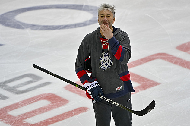 Vejmelka (asi) jedničkou, Jaškin na zkoušku. Nedvěd o posilách z NHL