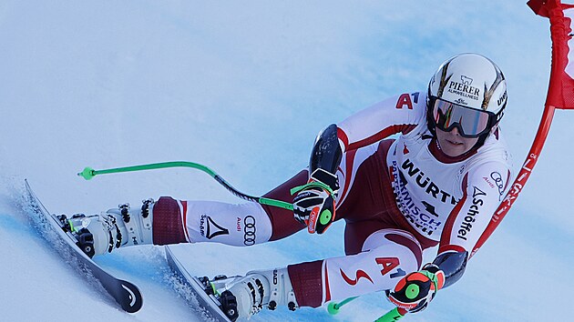 Rakousk lyaka Cornelia Htterov na trati super G v  Garmisch-Partenkircheu.