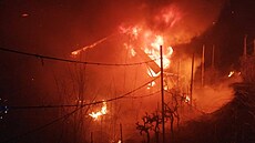 Dv� jednotky hasi�� zasahovaly v ned�li v ulici U Po�tovky v Praze 5 u po�áru...