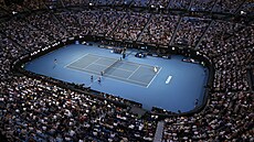 Pohled z hledit na finále Australian Open mezi Rafaelem Nadalem a Daniilem...