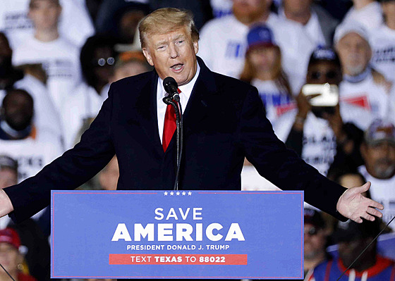 Americký exprezident Donald Trump na politickém shromádní v Texasu obvinil...