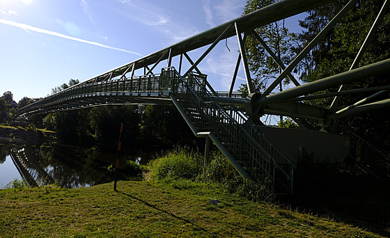 Most přes Otavu u Písku využívají turisté i místní.